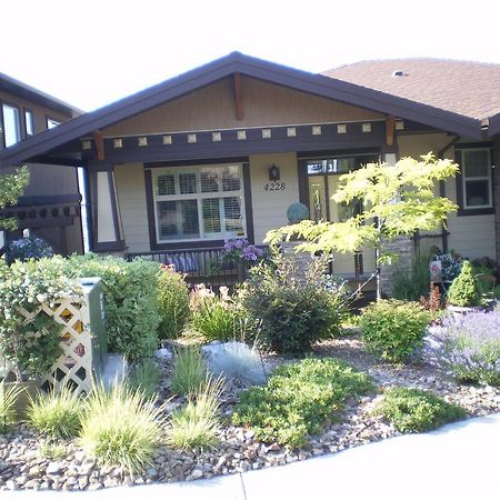 Turtle Mountain Inn Vernon Exterior foto